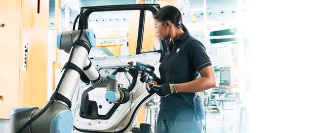 BMW uses Universal Robots' Co-bots